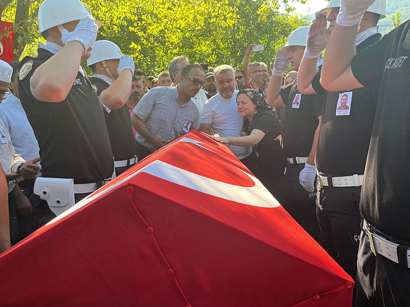 izmirden-aci-haber-bakan-yumakli-duyurdu-orman-iscisi-ragip-sahin-sehit-oldu-1751729648536.jpeg