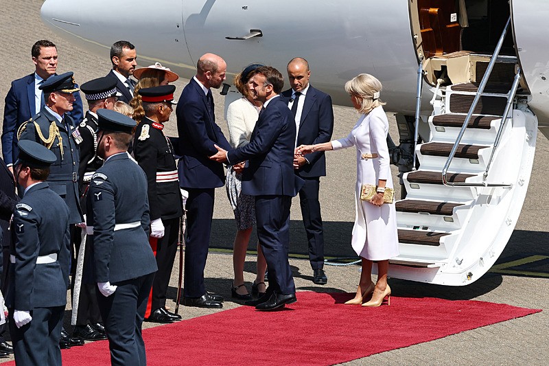 Macron çifti İngiltere'de, Reuters