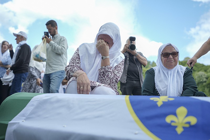 Srebrenitsa, AA