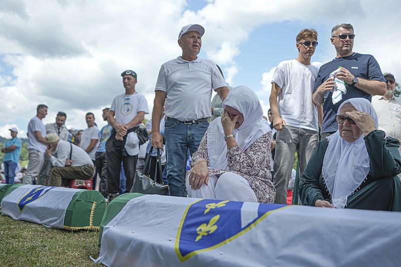 Srebrenitsa, AA