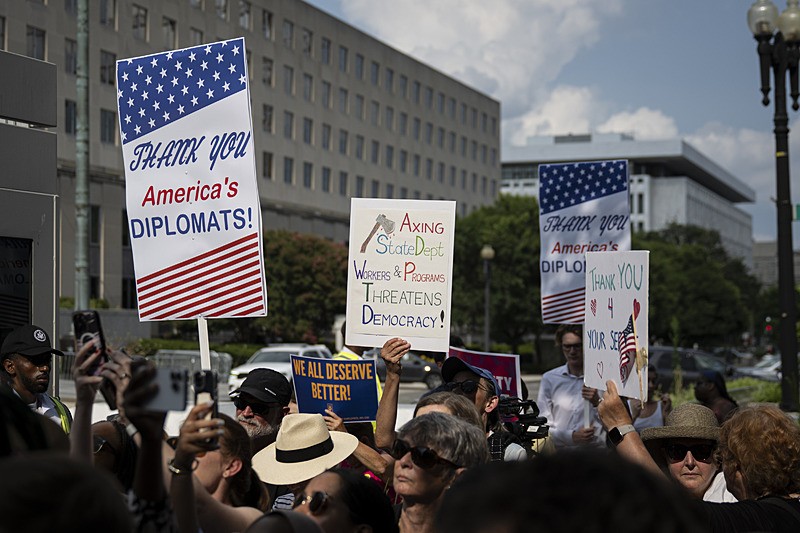 ABD Dışişleri Bakanlığı çalışanları, Washington'da toplu işten çıkarmaları protesto etti, AA