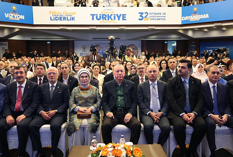 Başkan ve AK Parti Genel Başkanı Recep Tayyip Erdoğan, partisinin Kızılcahamam'da düzenlediği 32. İstişare ve Değerlendirme Toplantısı'na katılarak konuşma yaptı (Fotoğraf: İHA)