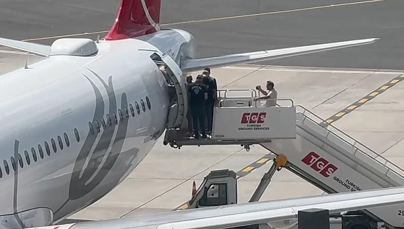 Peygamber efendimiz hedef alınmıştı! Leman Dergisi'nin firari yazı işleri müdürü Aslan Özdemir gözaltına alındı (Takvim foto arşiv)