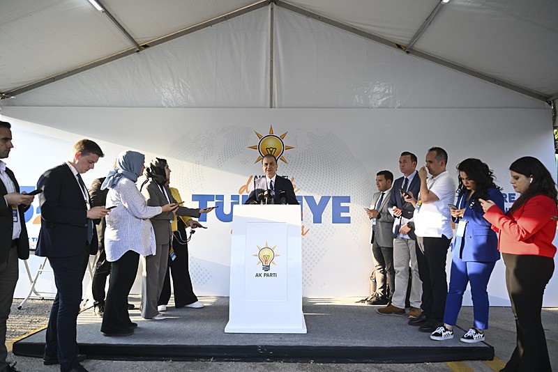 AK Parti Sözcüsü Ömer Çelik, Terörsüz Türkiye Komisyonunun günler içinde kurulacağını söyledi