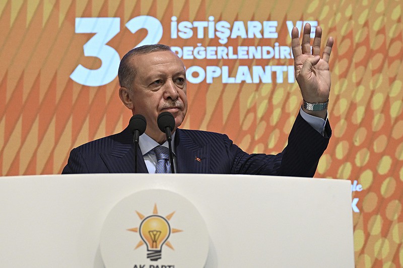 Başkan Recep Tayyip Erdoğan, Kızılcahamam'da düzenlenen partisinin 32. İstişare ve Değerlendirme Toplantısı'nın kapanış programına katıldı (AA) 