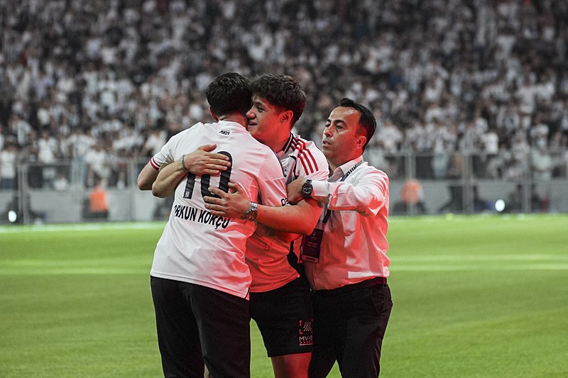 Beşiktaş, Milli futbolcu Orkun Kökçü ile sözleşme imzaladı. (AA)