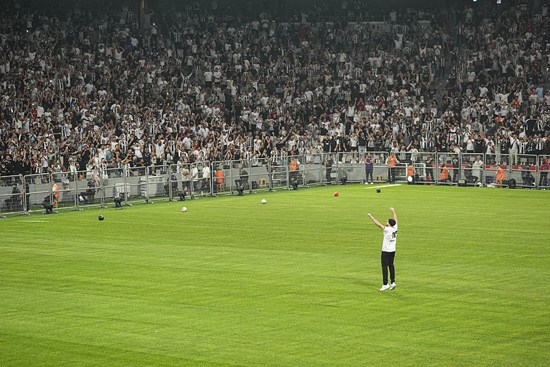 Beşiktaş, Milli futbolcu Orkun Kökçü ile sözleşme imzaladı. (AA)