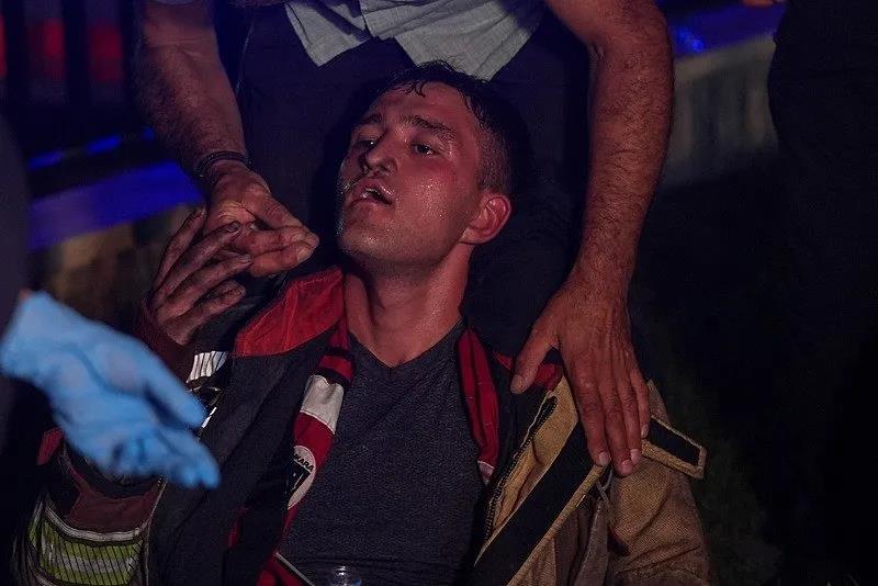 Ankara'da 26 katlı binada yangın (AJANSLAR)