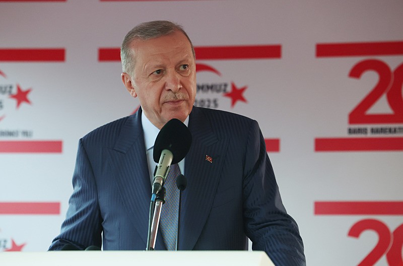 Başkan Recep Tayyip Erdoğan, Lefkoşa'da ʺ20 Temmuz Barış ve Özgürlük Bayramı Resmi Töreniʺne katıldı. (AA)