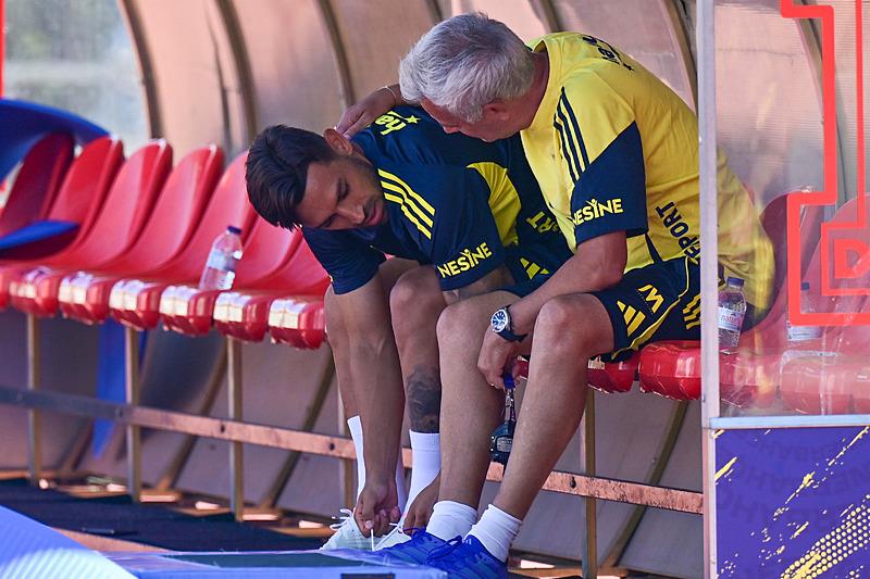 İrfan Can Kahveci ve Jose Mourinho.