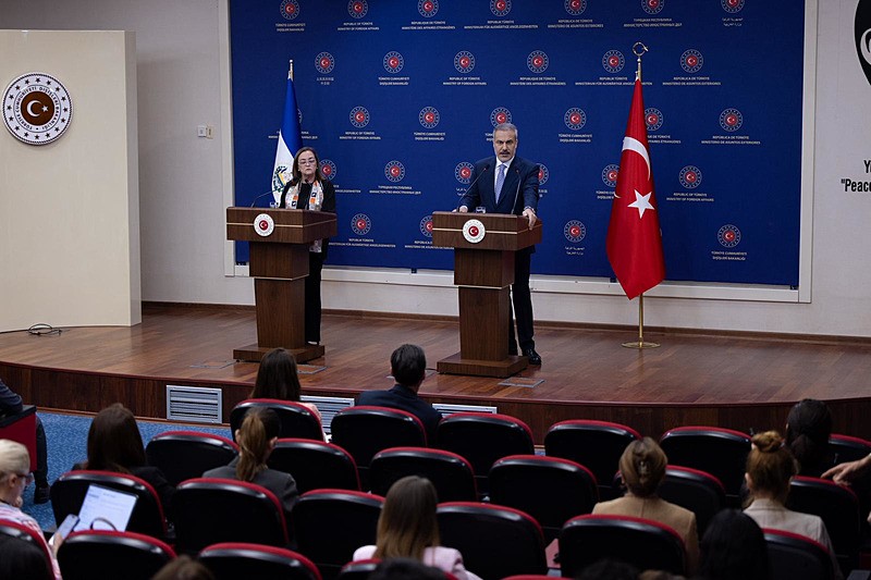 Dışişleri Bakanı Hakan Fidan: İsrail'in Suriye'yi bölmesine izin vermeyiz