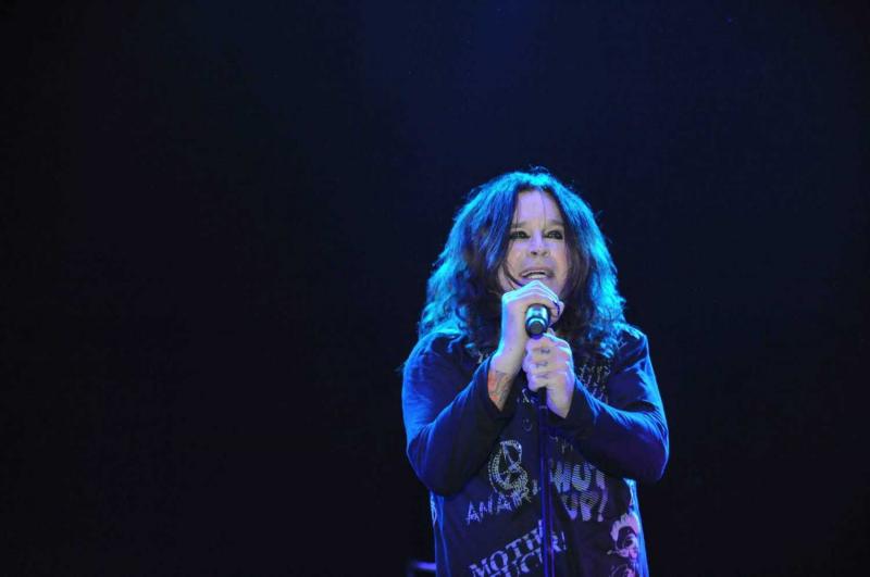 ozzy-osbourne-kimdir-neden-oldu-rock-muzigin-efsanesi-76-yasinda-hayatini-kaybetti-1753212640668.jpeg