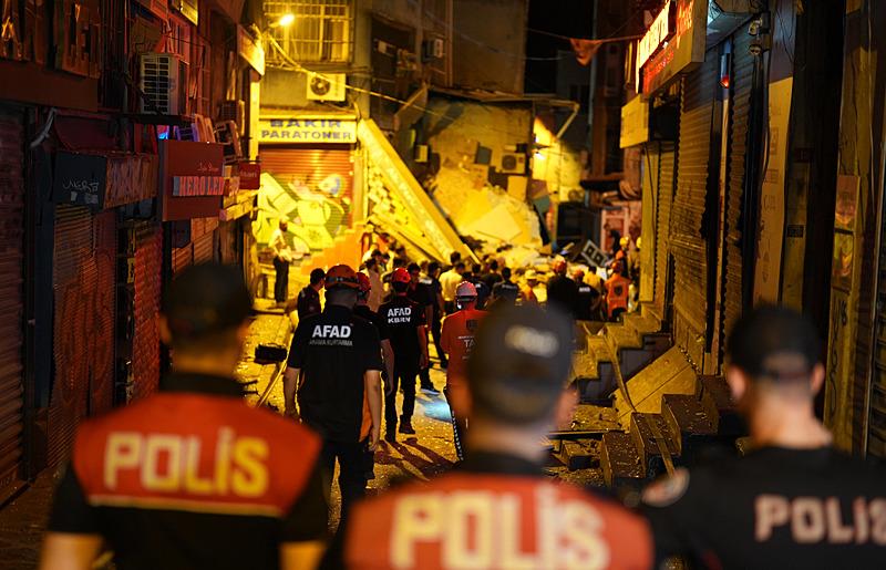 Beyoğlu'nda patlama (takvim foto arşiv)