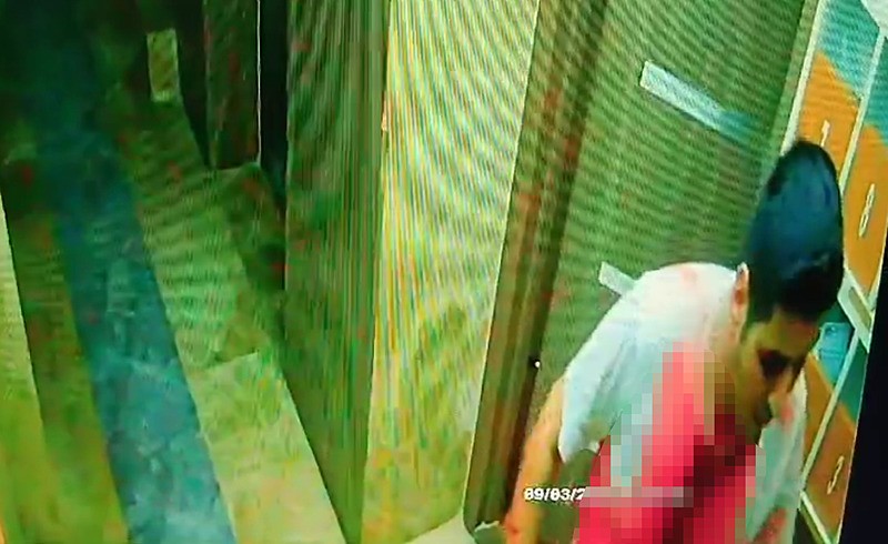 25-saniye-icinde-katledildi-sevcan-hemsirenin-esi-tarafindan-olduruldugu-olaya-iliskin-goruntuler-ortaya-cikti-1753544702122.jpeg Sevcan hemşirenin eşi tarafından öldürüldüğü olaya ilişkin görüntüler ortaya çıktı. (DHA)