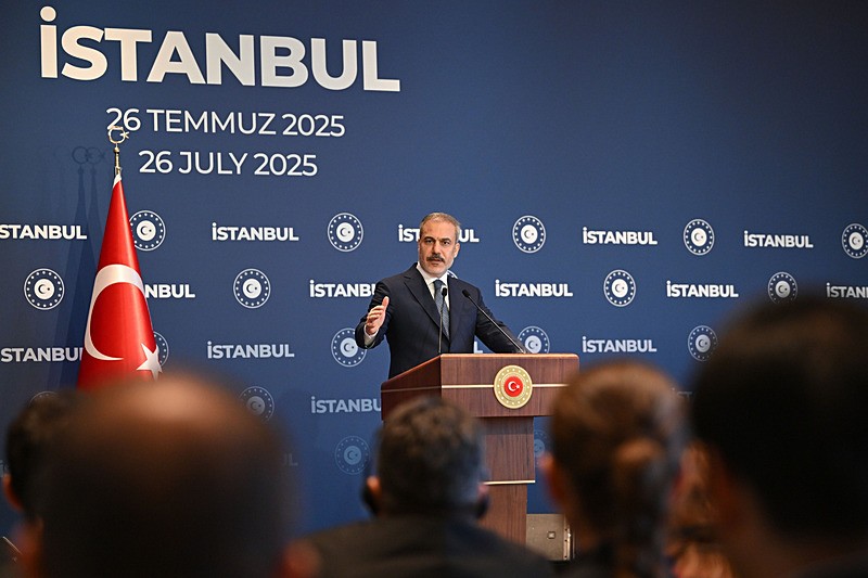 Dışişleri Bakanı Fidan, İstanbul'daki Balkan Barış Platformu toplantısının ardından konuştu. (AA)