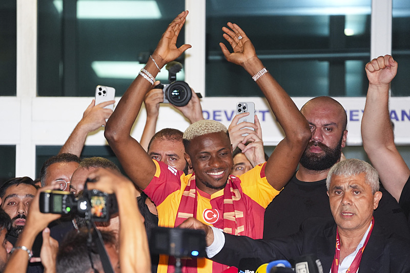 Victor Osimhen (AA)