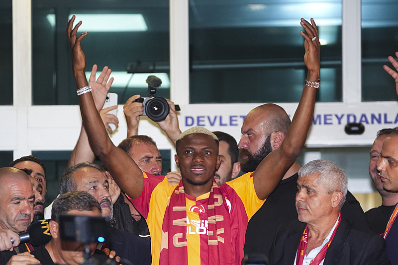 Victor Osimhen (AA)