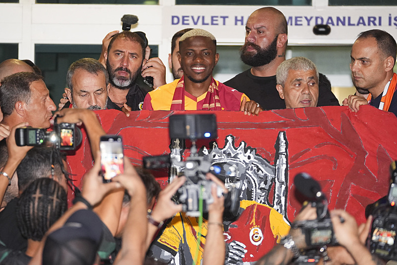 Victor Osimhen (AA)