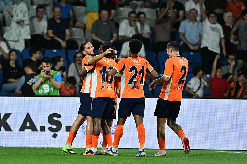 Başakşehir'in gol sevinci (AA)