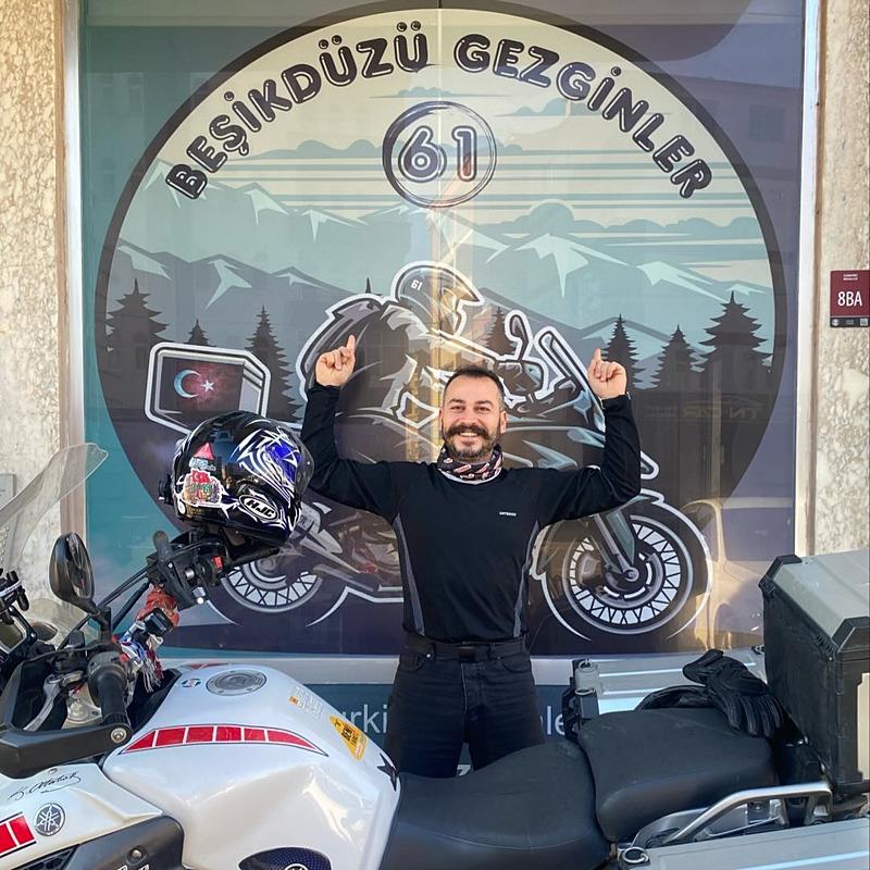 Ali Eren S. (üstte) boşanma aşamasındaki eşi Sinem S.'yi (27) tabancayla vurup öldürdü