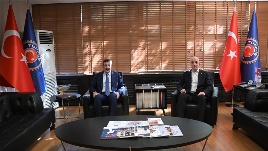 Cumhurbaşkanı Yardımcısı Cevdet Yılmaz ve TÜRK-İŞ Başkanı Ergün Atalay (Takvim.com.tr Arşiv)