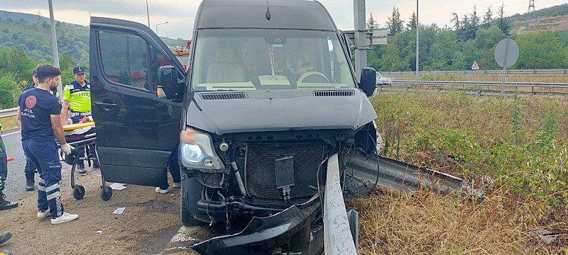 Müzisyen Çağan Şengül, Anadolu Otoyolu'ndaki trafik kazasında yaralandı.