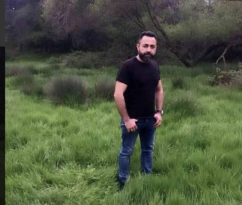 istanbulda-park-yeri-sorunu-buyuyor-kardes-kardesi-katleder-oldu-sancaktepede-vahset-1754218814902.jpeg Hayatını kaybeden Murat Ş. (DHA)