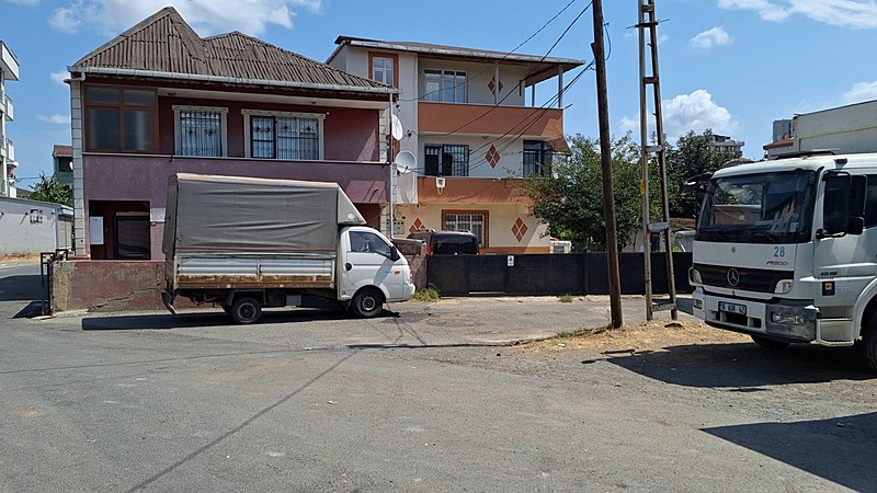 istanbulda-park-yeri-sorunu-buyuyor-kardes-kardesi-katleder-oldu-sancaktepede-vahset-1754218859763.jpeg Sancaktepe'de park yeri yüzünden tartıştığı kardeşini öldürdü (DHA)