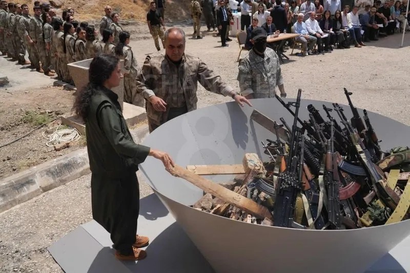 Meclis'teki komisyonun ana gündem maddesi PKK'nın silah bırakma süreci ve tasfiyesi olacak (Takvim.com.tr)