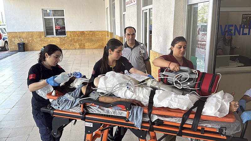 Sivas'ta fındık işçilerini taşıyan minibüs uçuruma yuvarlandı! Ölü ve yaralılar var-3