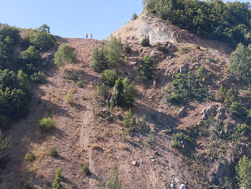 Sivas'ta fındık işçilerini taşıyan minibüs uçuruma yuvarlandı! Ölü ve yaralılar var-1