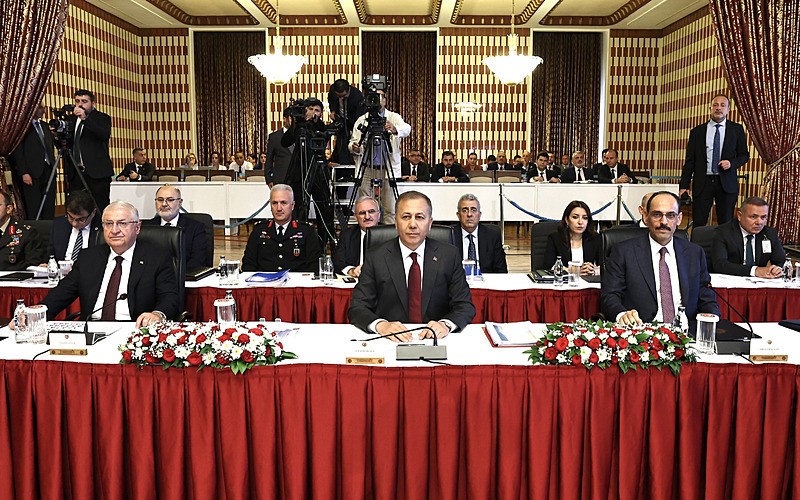 2. toplantı 5.5 saat sürdü! Milli Dayanışma, Kardeşlik ve Demokrasi Komisyonu üçüncü kez toplanacak: Tarih belli oldu |  MİT, MSB ve İçişleri detayı | 10 yıl gizli kalacak-4