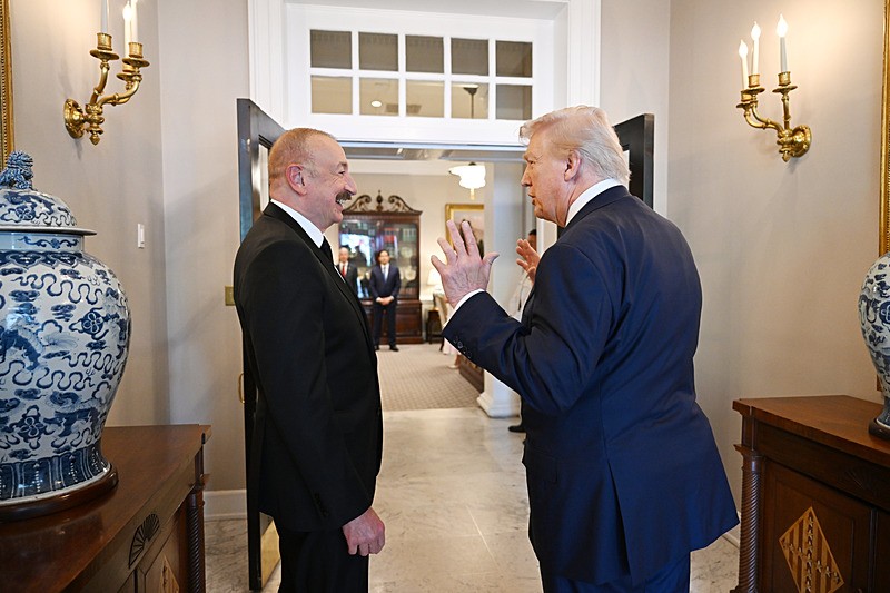 Dünyanın gözü ABD'de! Beyaz Saray'da Trump-Aliyev-Paşinyan zirvesi: Üçlü mutabakat imzalandı