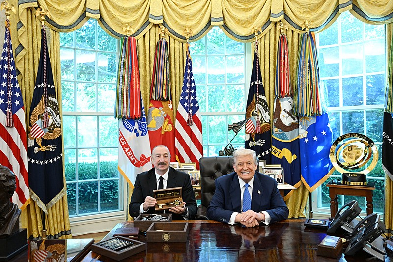 Dünyanın gözü ABD'de! Beyaz Saray'da Trump-Aliyev-Paşinyan zirvesi: Üçlü mutabakat imzalandı