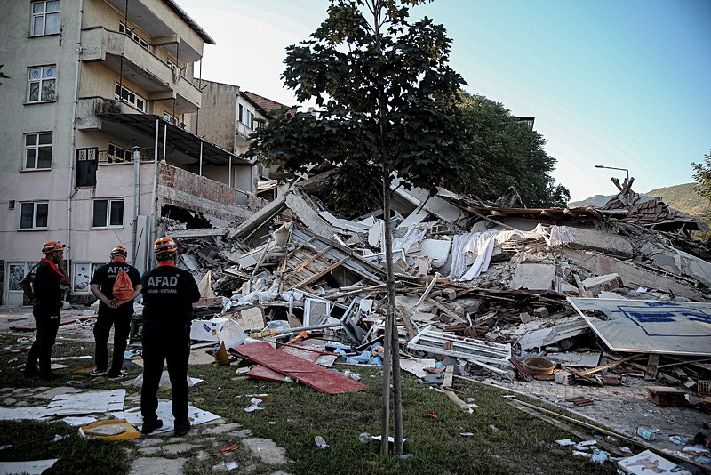 AFAD çalışmalarını sürdürüyor