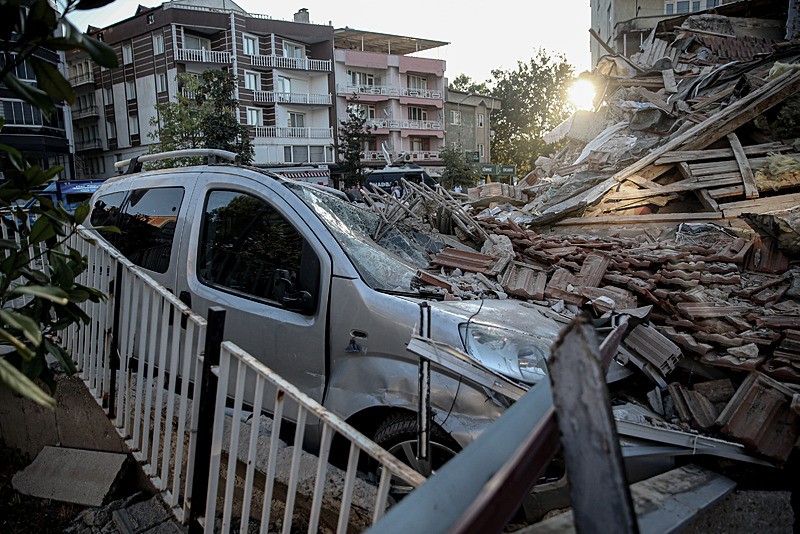 Yıkım görüntüleri