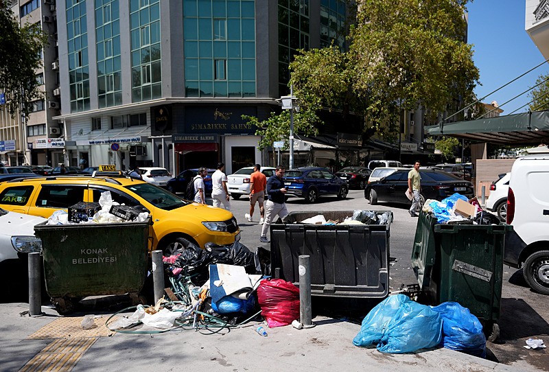 Çöpler kirliliğe yol açıyor (AA)