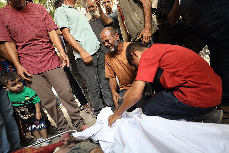 İşgalci İsrail'in Gazze'ye saldırıları sürüyor