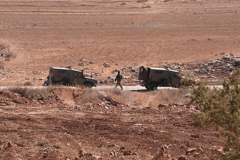 İsrail ordusu,işgal altındaki Batı Şeria'da Filistinlilere ait birçok yapıyı yıktı ve ekili arazilere zarar verdi