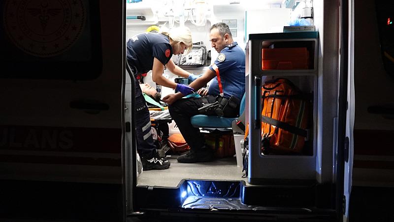 Dur ihtarına uymayıp kaçtı dehşet saçtı! Ekip aracına ve otomobile çarptı | 3'ü polis 10 yaralı-3