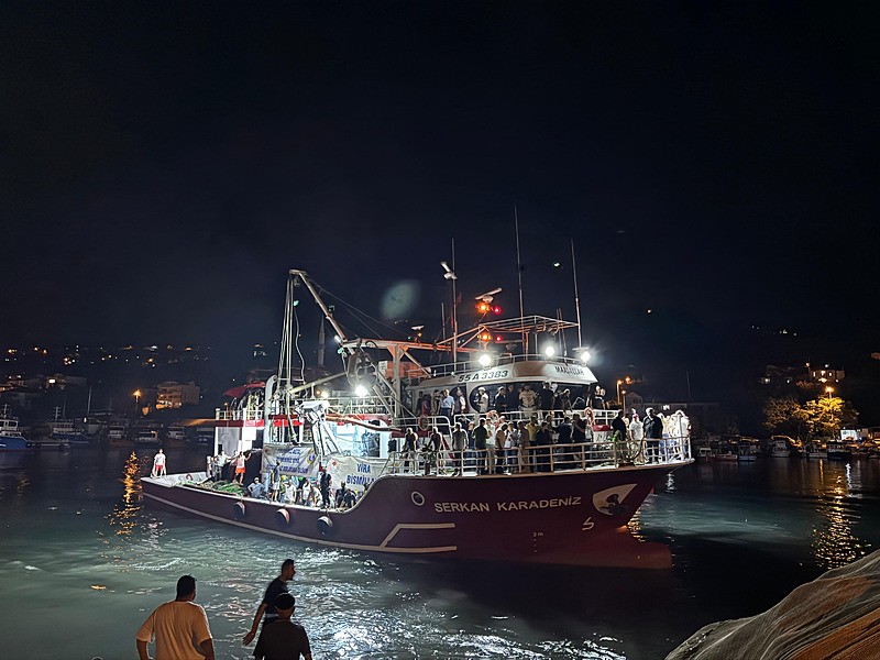 Ordulu balıkçılar dualarla mavi sulara uğurlandı.
