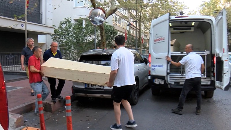 Tahire Başerer’in cenazesi Zincirlikuyu Gasilhanesi’ne götürüldü. (DHA)