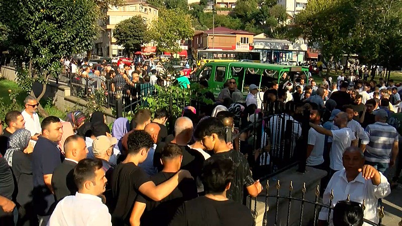 İbrahim Burgaz son yolculuğuna uğurlandı (DHA)