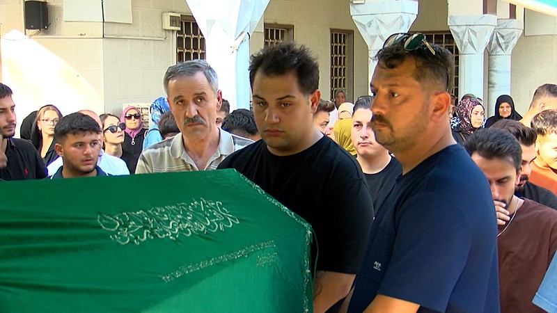 İbrahim Burgaz son yolculuğuna uğurlandı (DHA)