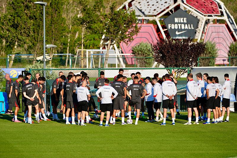 Milliler Gürcistan karşısında! Montella'dan farklı 11-4