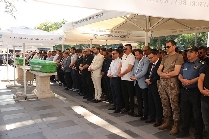 Yapımcı ve senarist Mehmet Bozdağ'ın acı günü. (AA)