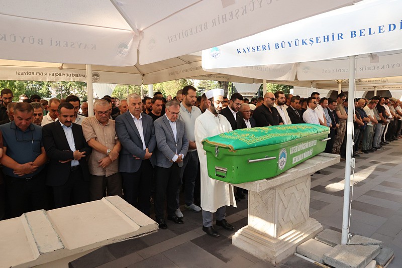 Yapımcı ve senarist Mehmet Bozdağ'ın acı günü. (AA)