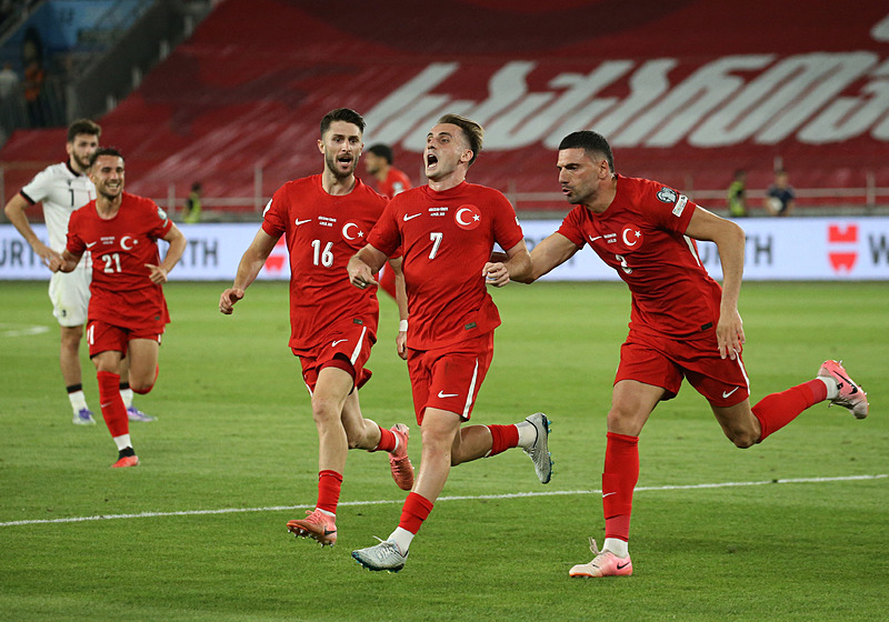 İsmail Yüksek, Merih Demiral, Kerem Aktürkoğlu ve Yunus Akgün (REUTERS)