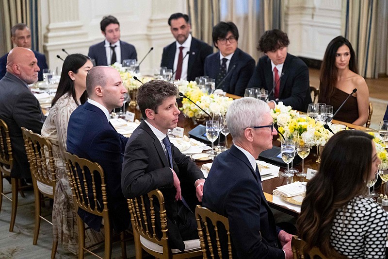 Beyaz Saray'da teknoloji milyarderleriyle yemek, Reuters
