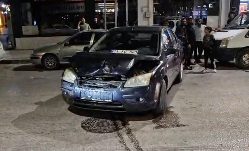 Alkollü traktör sürücüsü 3 araca çarparak durabildi! O anlar kameralara yansıdı (takvim foto arşiv)